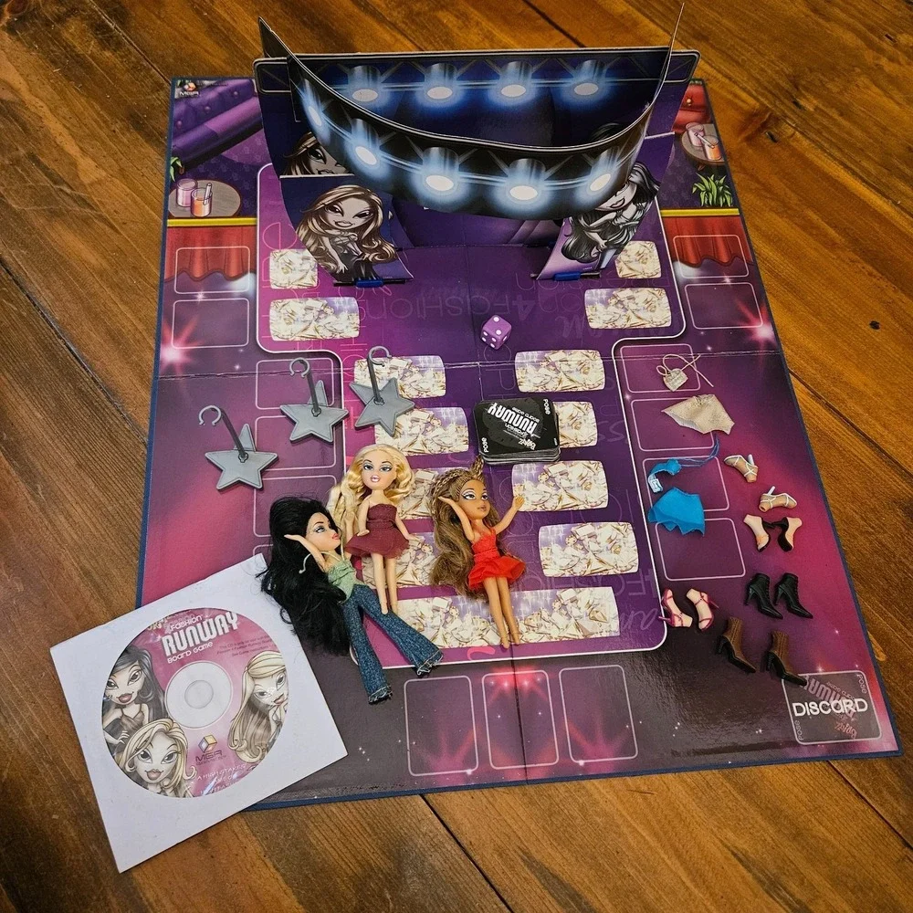 Bratz Passion 4 Fashion Runway Board Game Complete 2005 MGA 3 Dolls CD Poster
